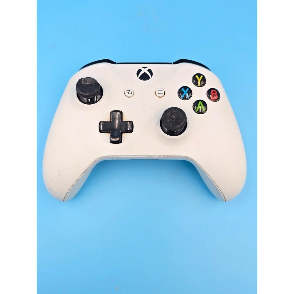 Microsoft Xbox Wireless Controller (Model 1708) for Xbox One and Windows PC